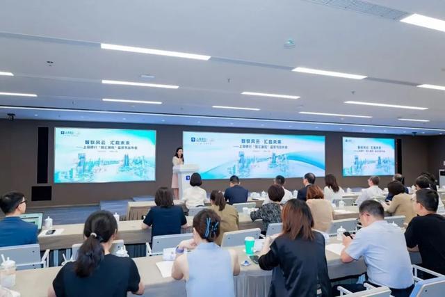 全球经济金融环境复杂局势_金融市场形势与企业避险实务_外汇价格匹配
